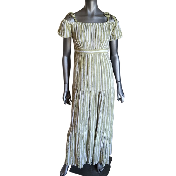 27. NWT Michael Kors Stretchy Striped Green Maxi Dress - Size Medium 27. NWT Michael Kors Stretchy Striped Green Maxi Dress - Size Medium